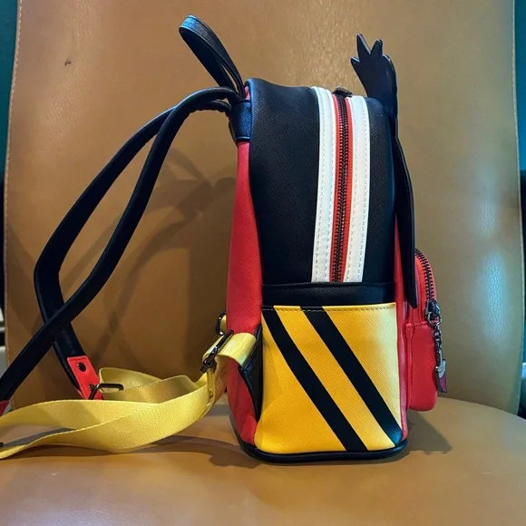 Loungefly Disney Villains - Queen of Hearts Mini Backpack - Alice in Wonderland - Picture 4 of 7